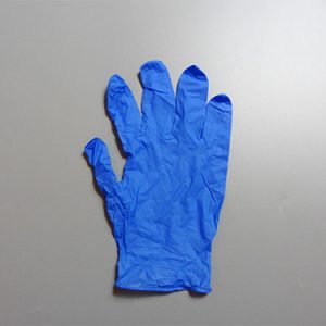 乳胶手套广泛用于医疗、实验室、食品加工、美容美发等行业，用于保护手部免受化学品、细菌、病毒和其他有害物质的侵害。
